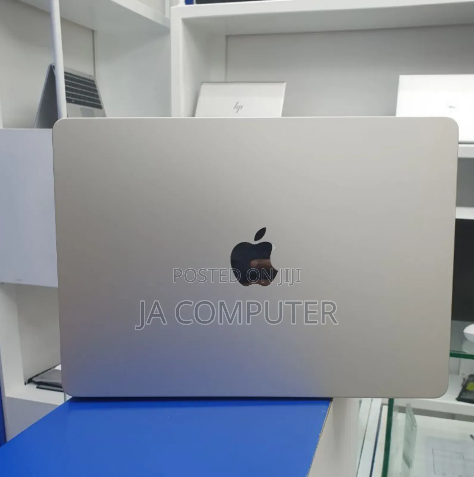 New Laptop Apple MacBook Air 2024 M3 13-Inch 16GB Apple M3 SSD 512GB