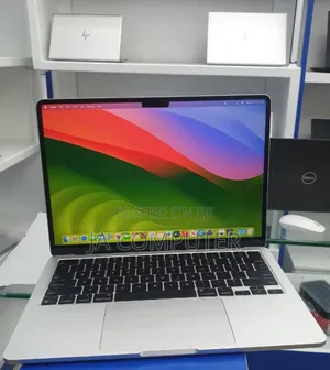New Laptop Apple MacBook Air 2024 M3 13-Inch 16GB Apple M3 SSD 512GB