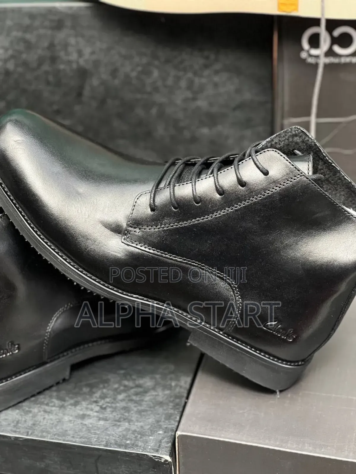 Original Clark's Shoes Made in Italy 
Premium Quality