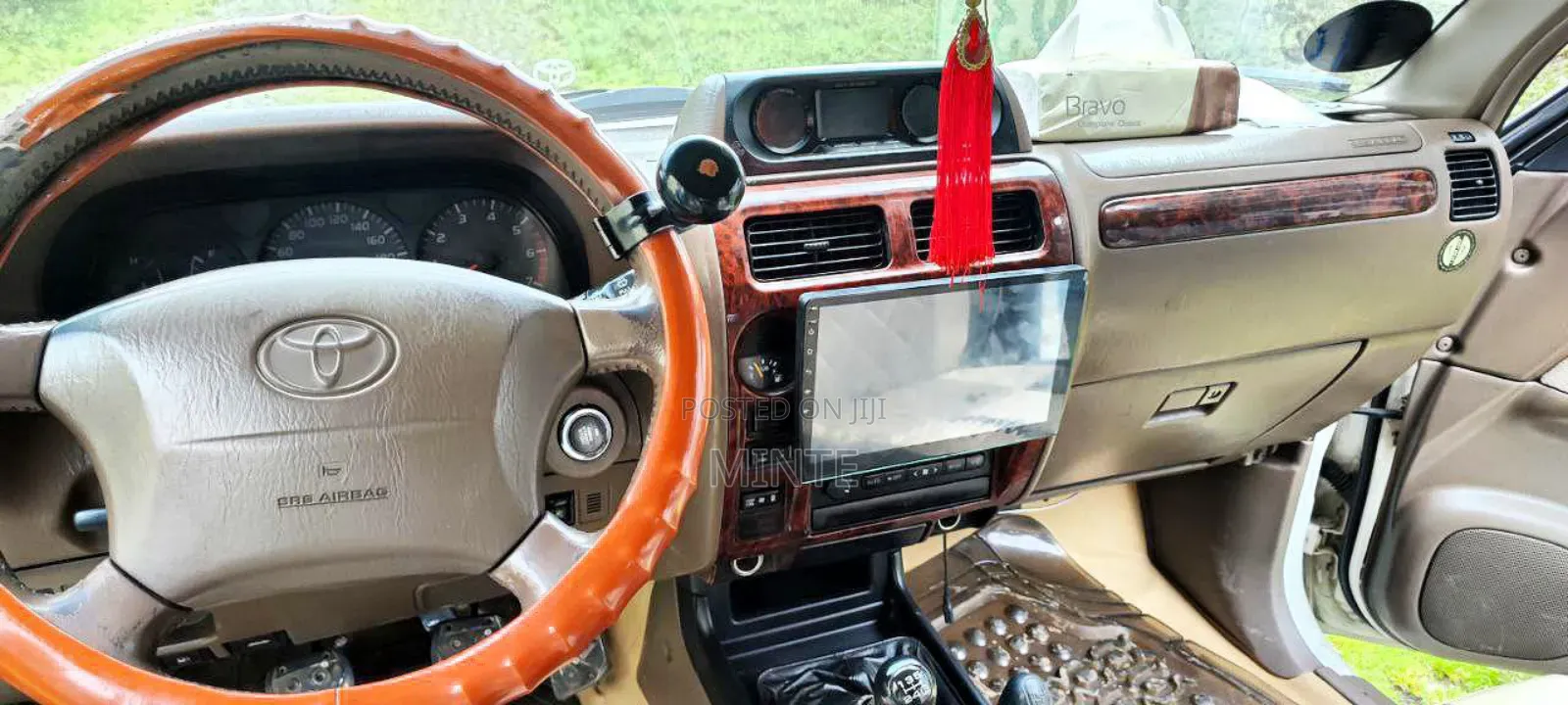 Toyota Land Cruiser 2000 White