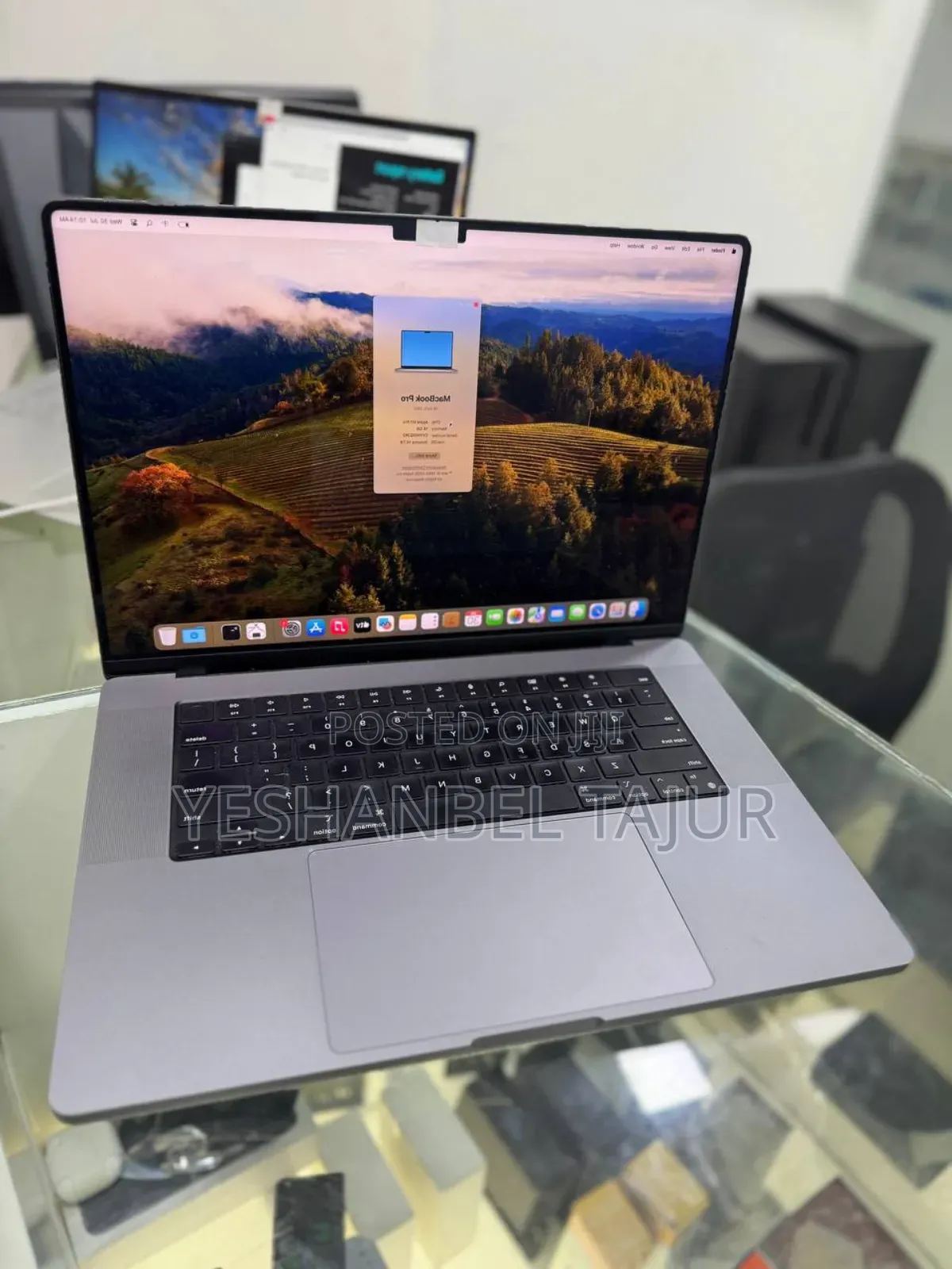 New Laptop Apple MacBook Pro 2021 M1 16GB Apple M1 Pro SSD 512GB