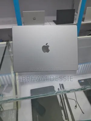 New Laptop Apple MacBook Pro M1 32GB Apple M1 Pro SSD 1T