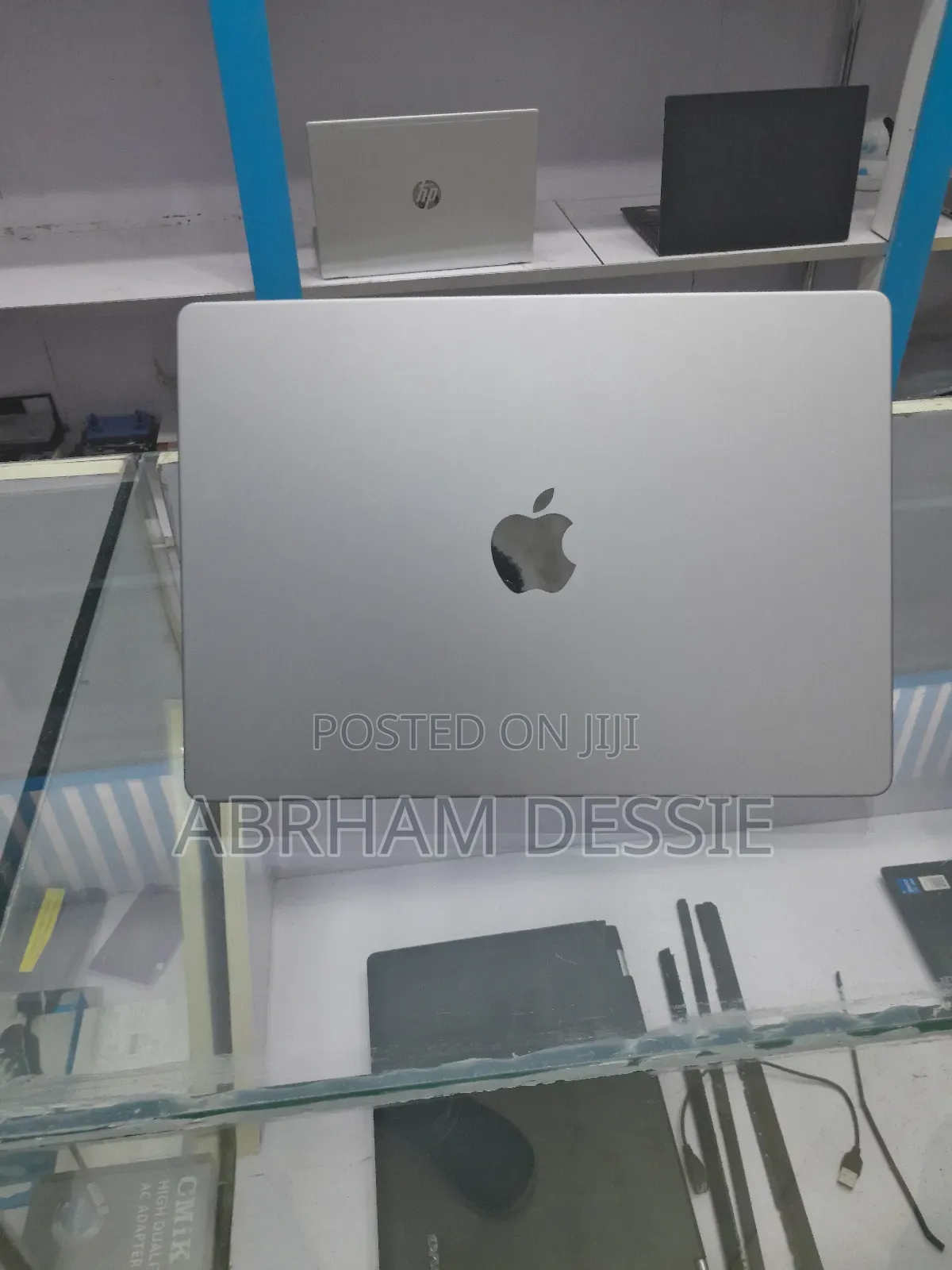 New Laptop Apple MacBook Pro M1 32GB Apple M1 Pro SSD 1T