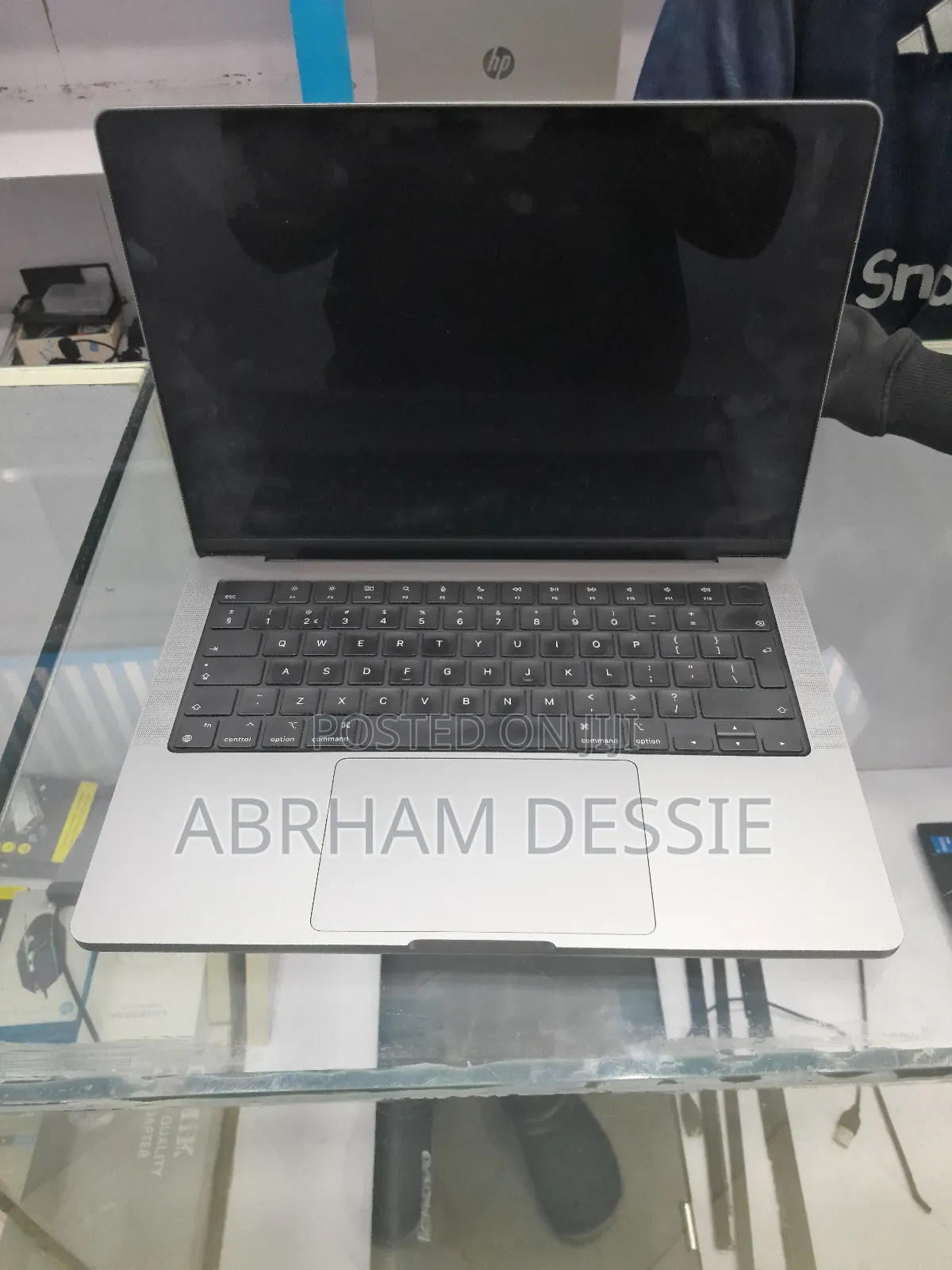 New Laptop Apple MacBook Pro M1 32GB Apple M1 Pro SSD 1T