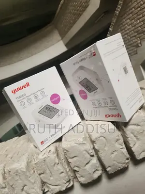 Photo - Digital Blood Pressuer Monitor New Home Use Medical Yuwell