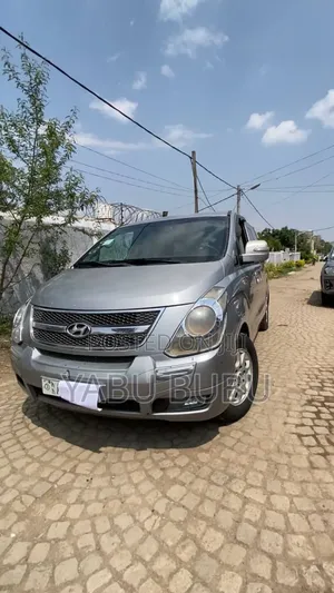 Photo - Hyundai Starex 2014 Silver
