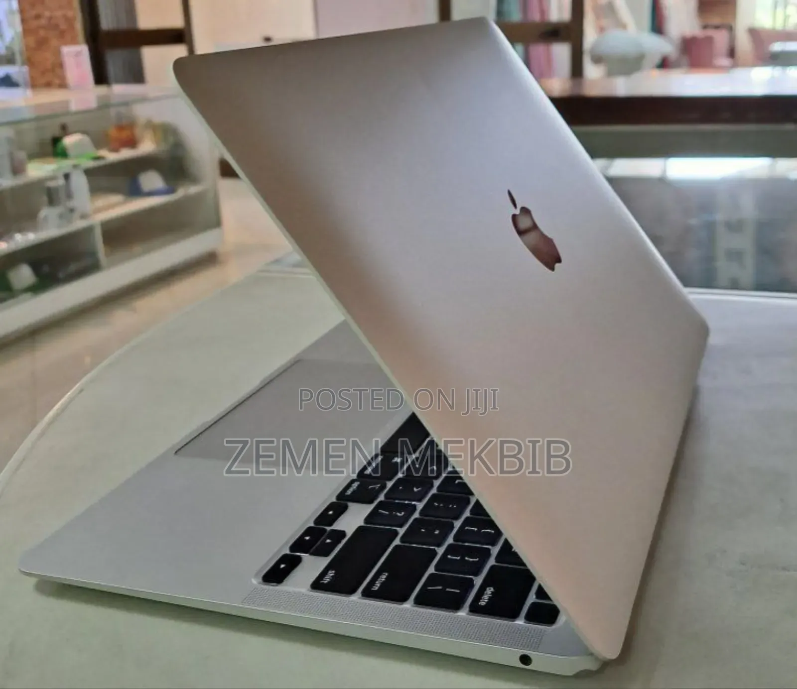 New Laptop Apple MacBook Air 2020 M1 8GB Intel Core I7 SSD 256GB