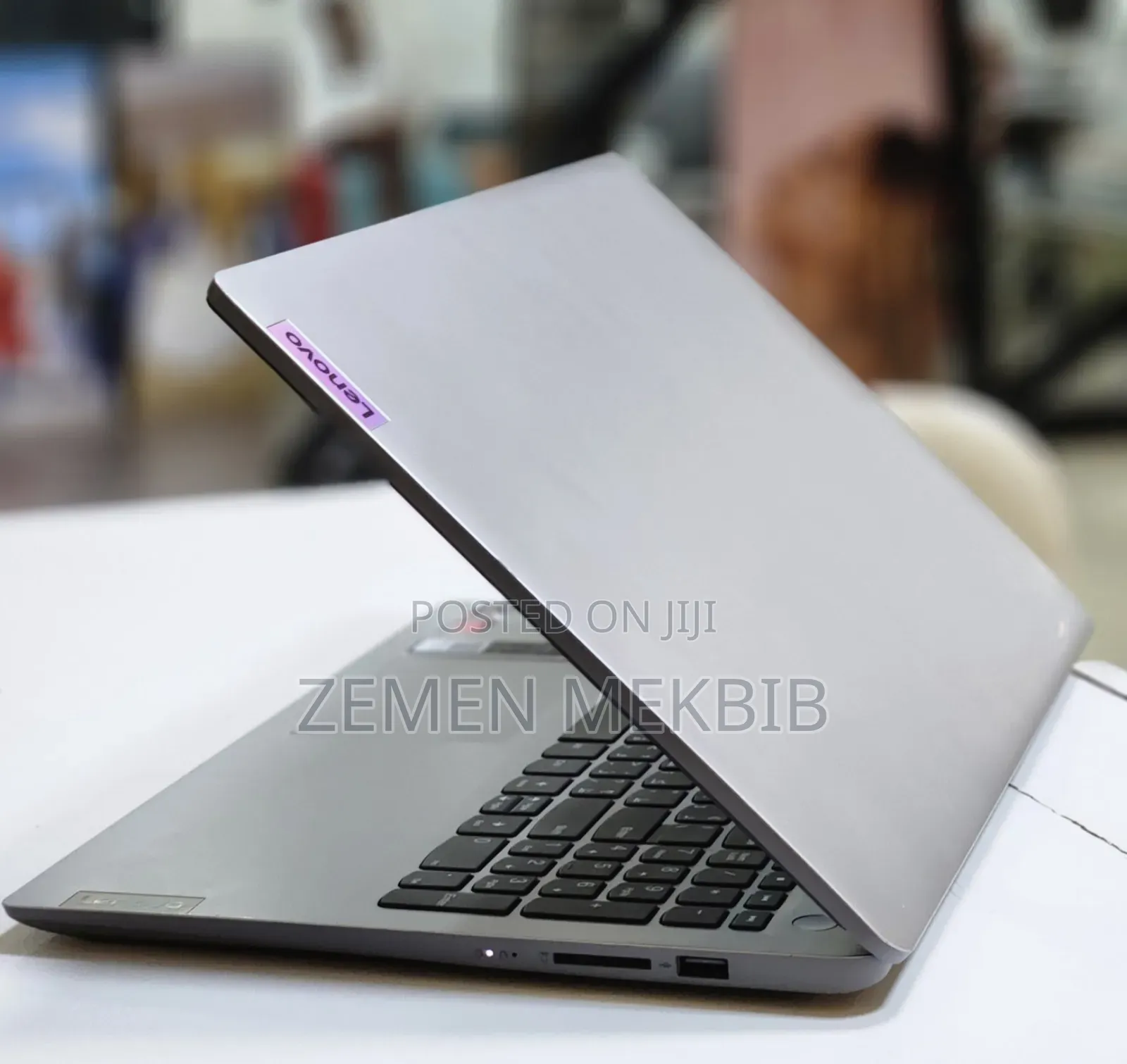 New Laptop Lenovo 8GB AMD Ryzen 5 SSD 512GB