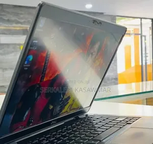 Photo - New Laptop Dell Latitude 5300 8GB Intel Core I5 SSD 256GB