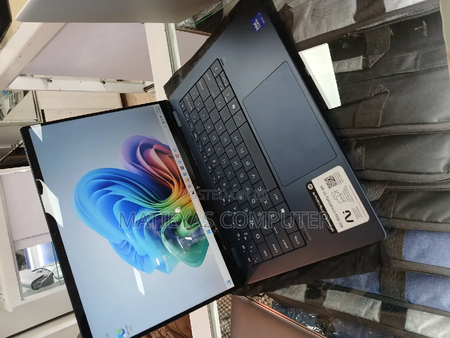 New Laptop HP OmniBook Ultra Flip 14" 16GB Intel Core Ultra 7 SSD 1T