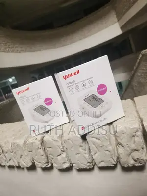 Photo - Digital Blood Pressuer Monitor朱紅digital Blood Pressuer Moni