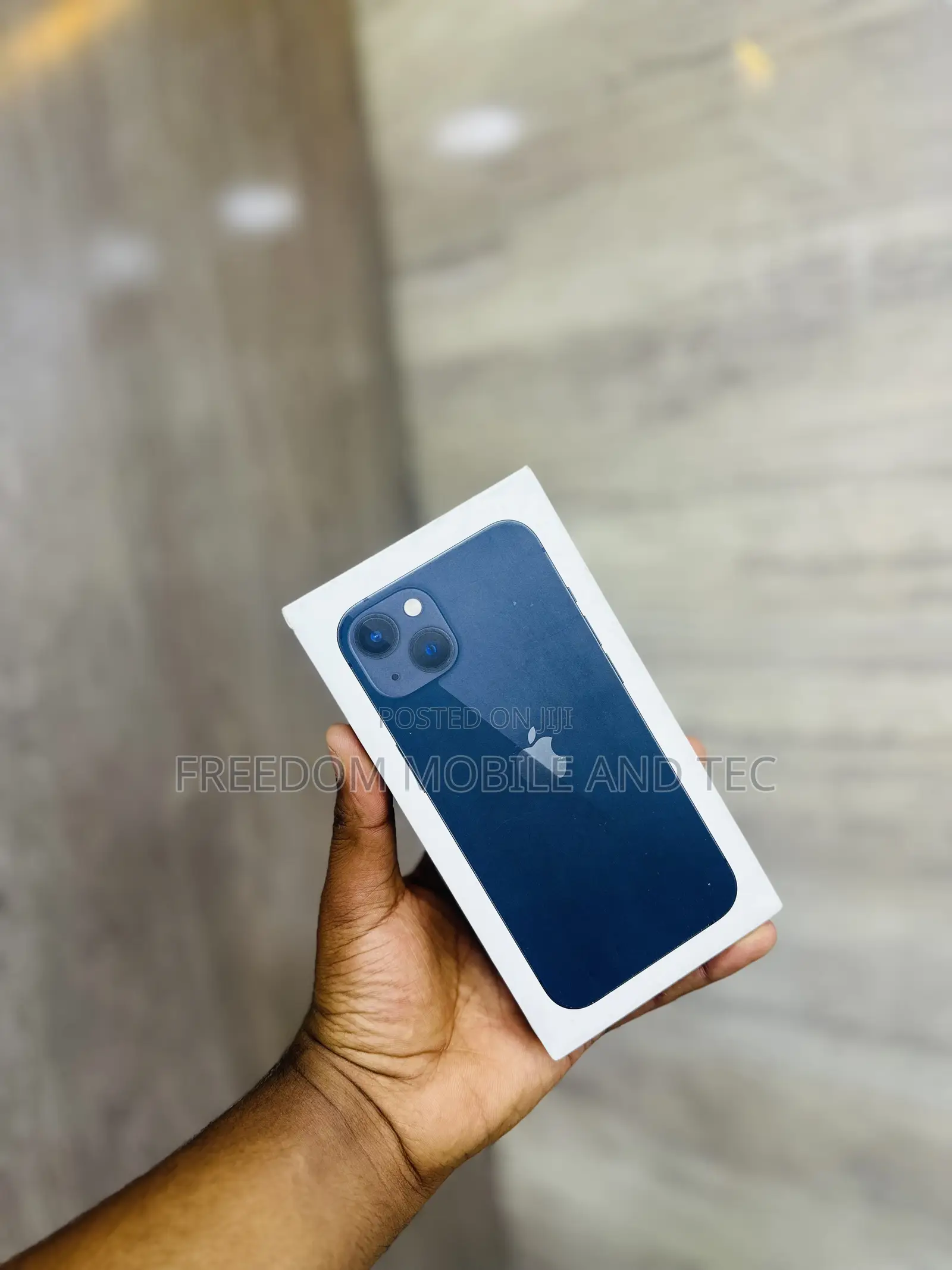 New Apple iPhone 13 128 GB Black