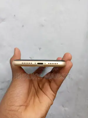 Apple iPhone XR 64 GB Yellow