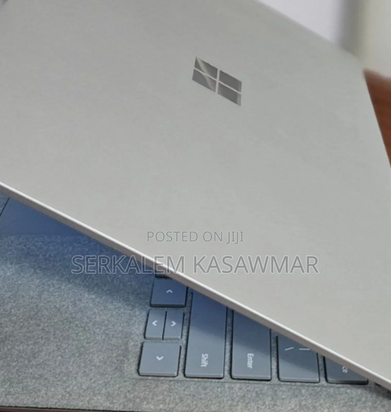 New Laptop Microsoft Surface 8GB Intel Core I5 SSD 256GB