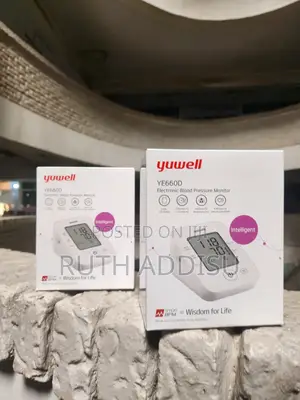 Photo - Yuwell Brand New Digital Blood Pressuer Monitor褚我bp Monitor