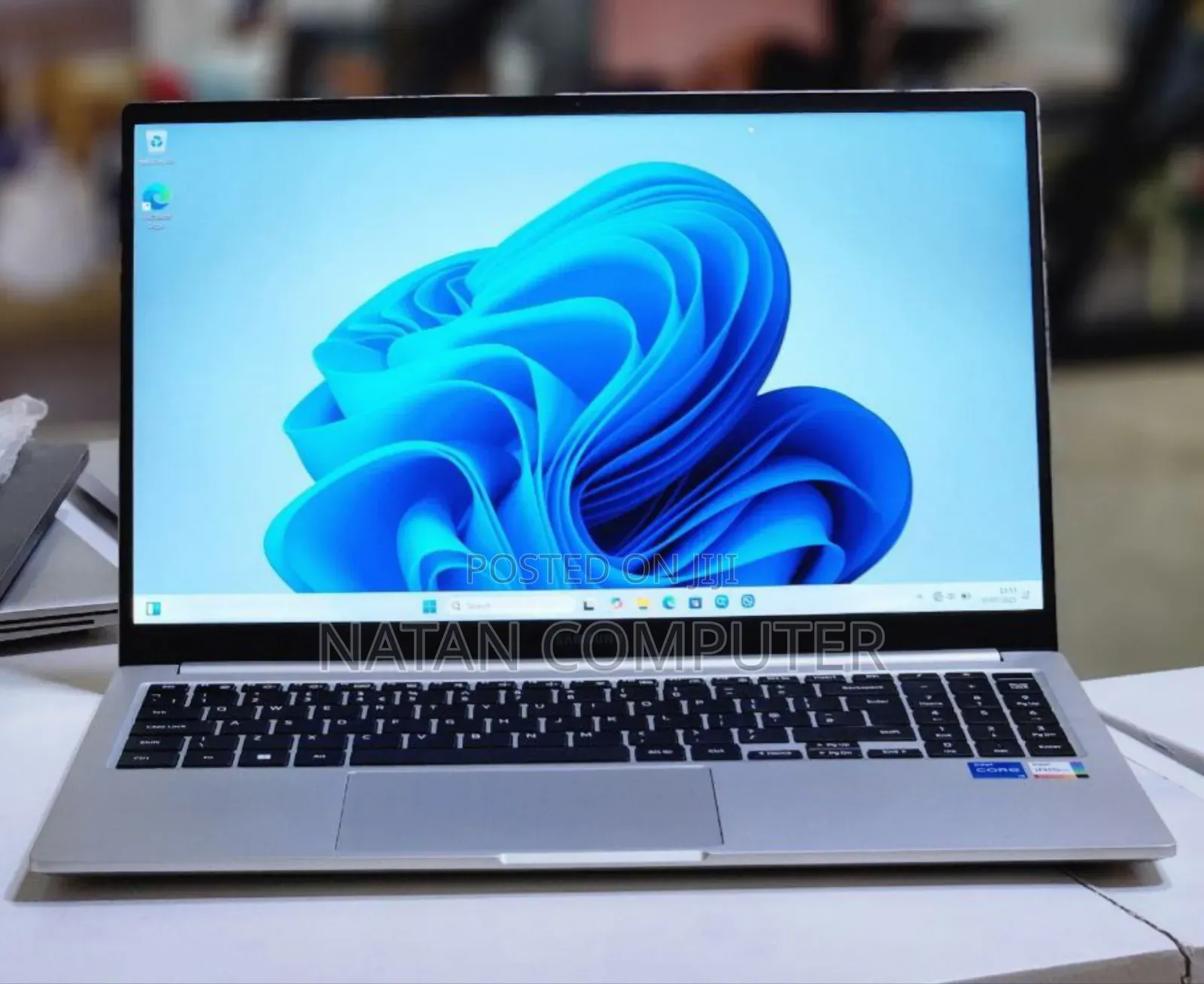 New Laptop Samsung 8GB Intel Core I5 SSD 512GB