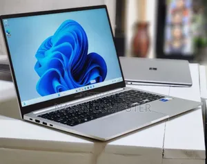 New Laptop Samsung 8GB Intel Core I5 SSD 512GB