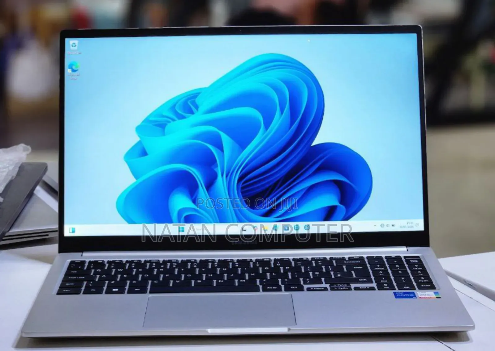 New Laptop Samsung 8GB Intel Core I5 SSD 512GB