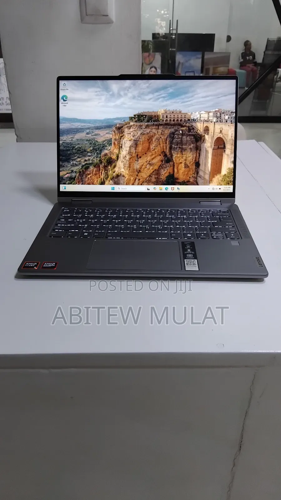 New Laptop Lenovo Yoga 7i 8GB AMD Ryzen 5 SSD 512GB