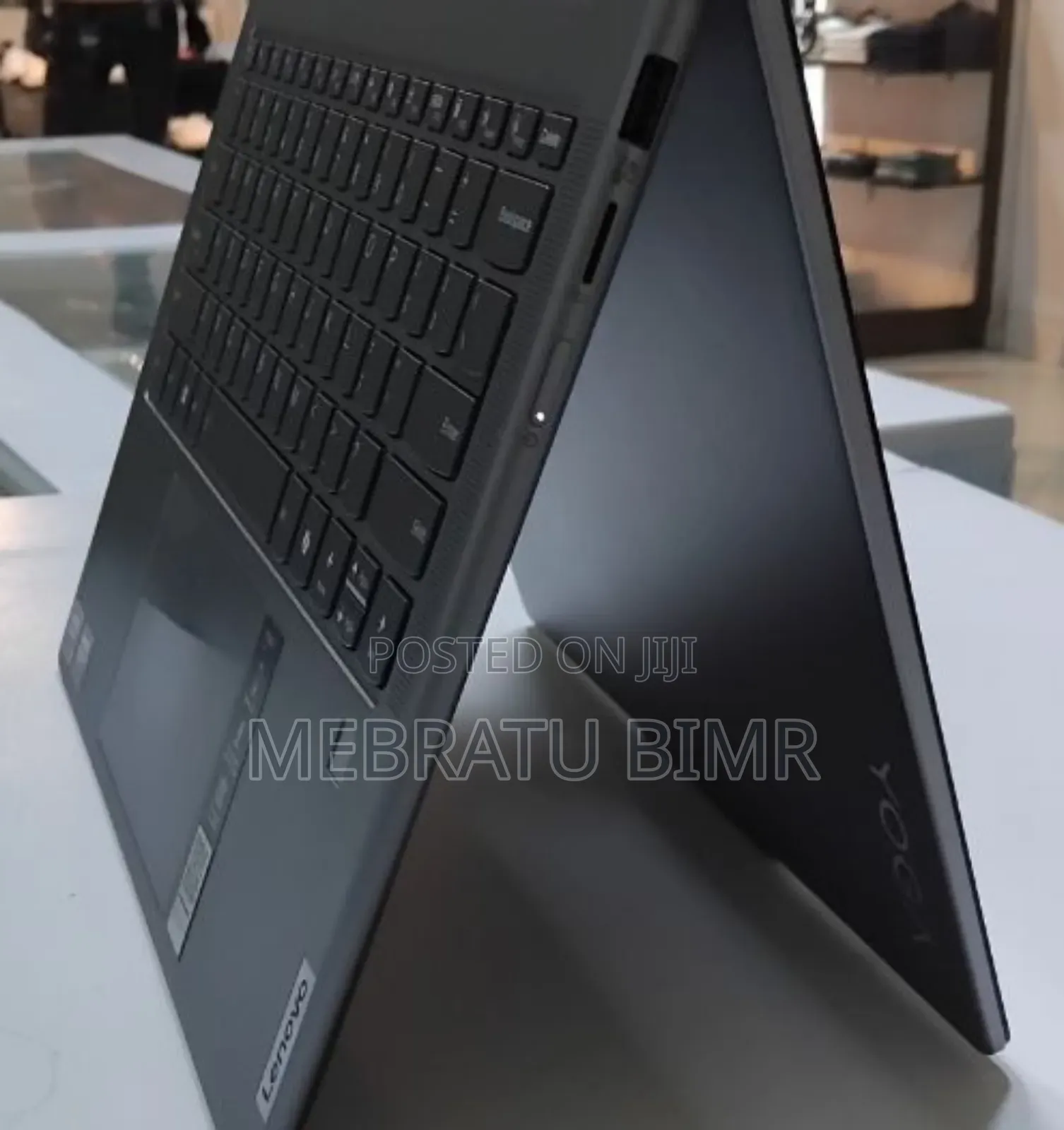 New Laptop Lenovo Yoga 700 8GB AMD Ryzen 5 SSD 512GB