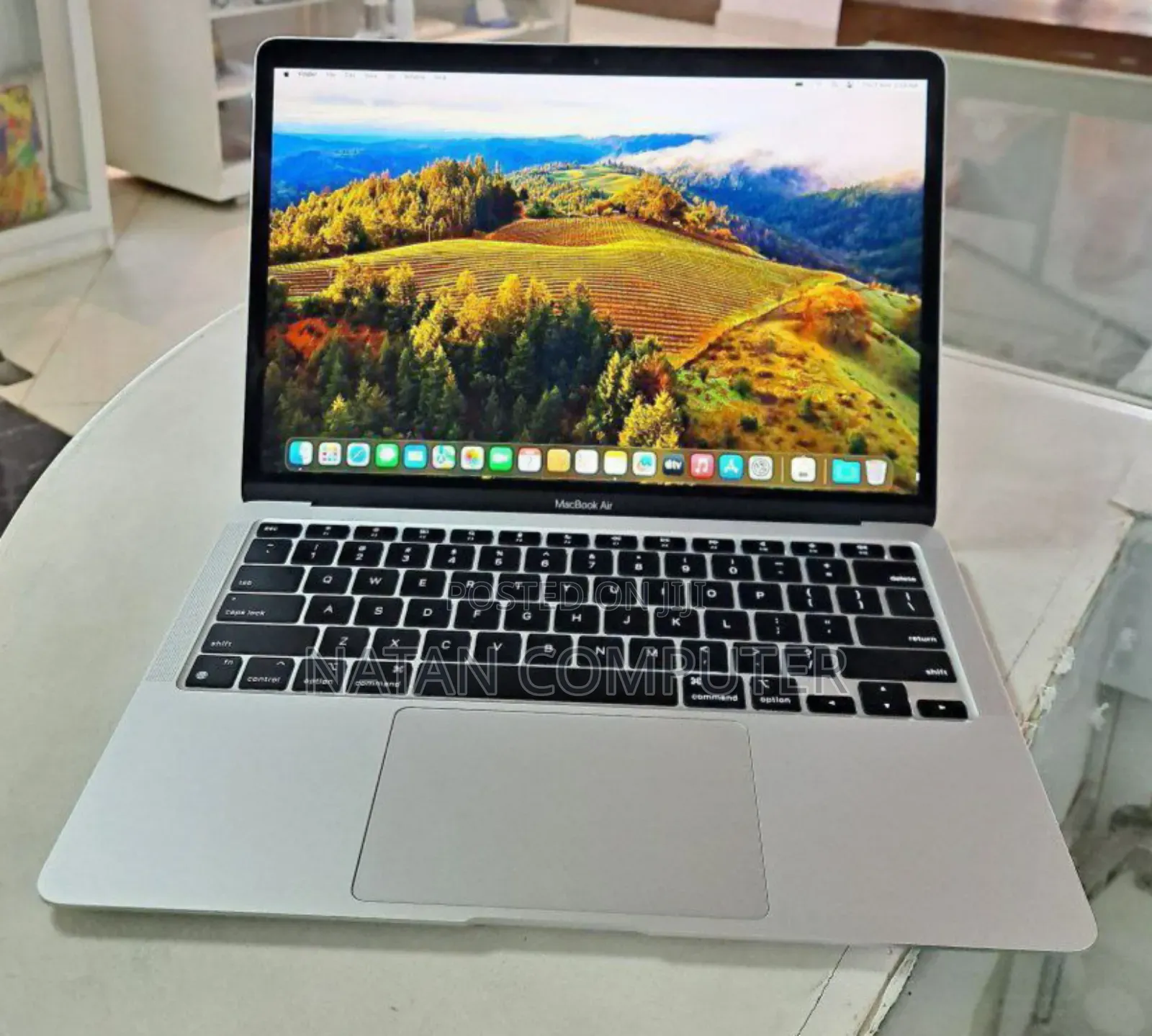 New Laptop Apple MacBook Pro 2021 M1 8GB Apple M1 SSD 256GB