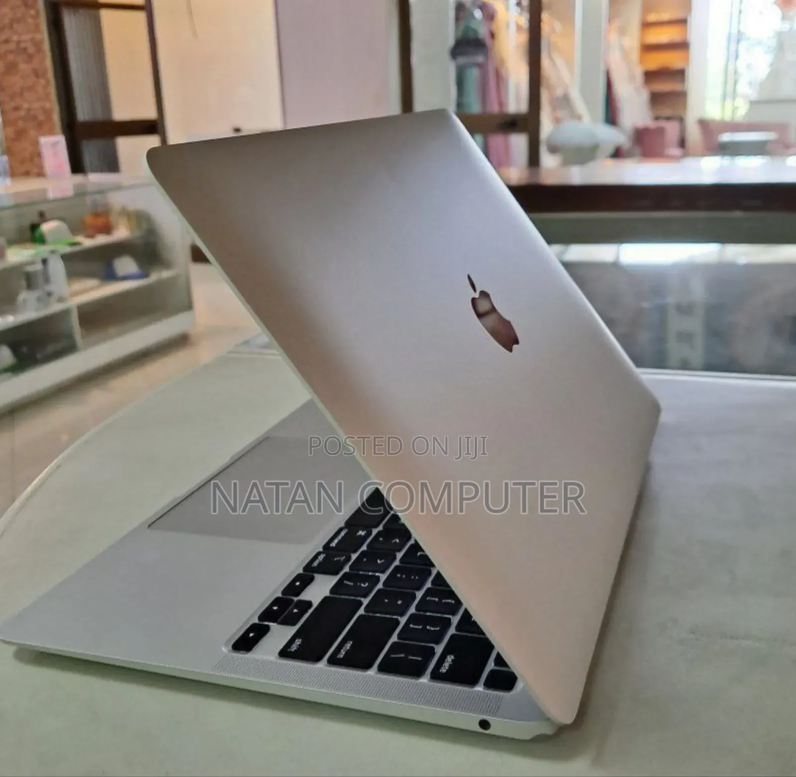 New Laptop Apple MacBook Pro 2021 M1 8GB Apple M1 SSD 256GB