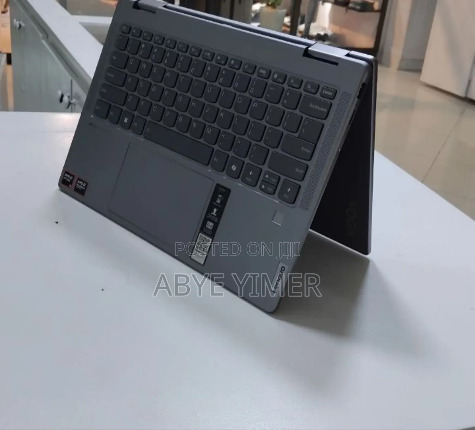 New Laptop Lenovo Yoga 700 8GB AMD Ryzen 5 SSD 512GB