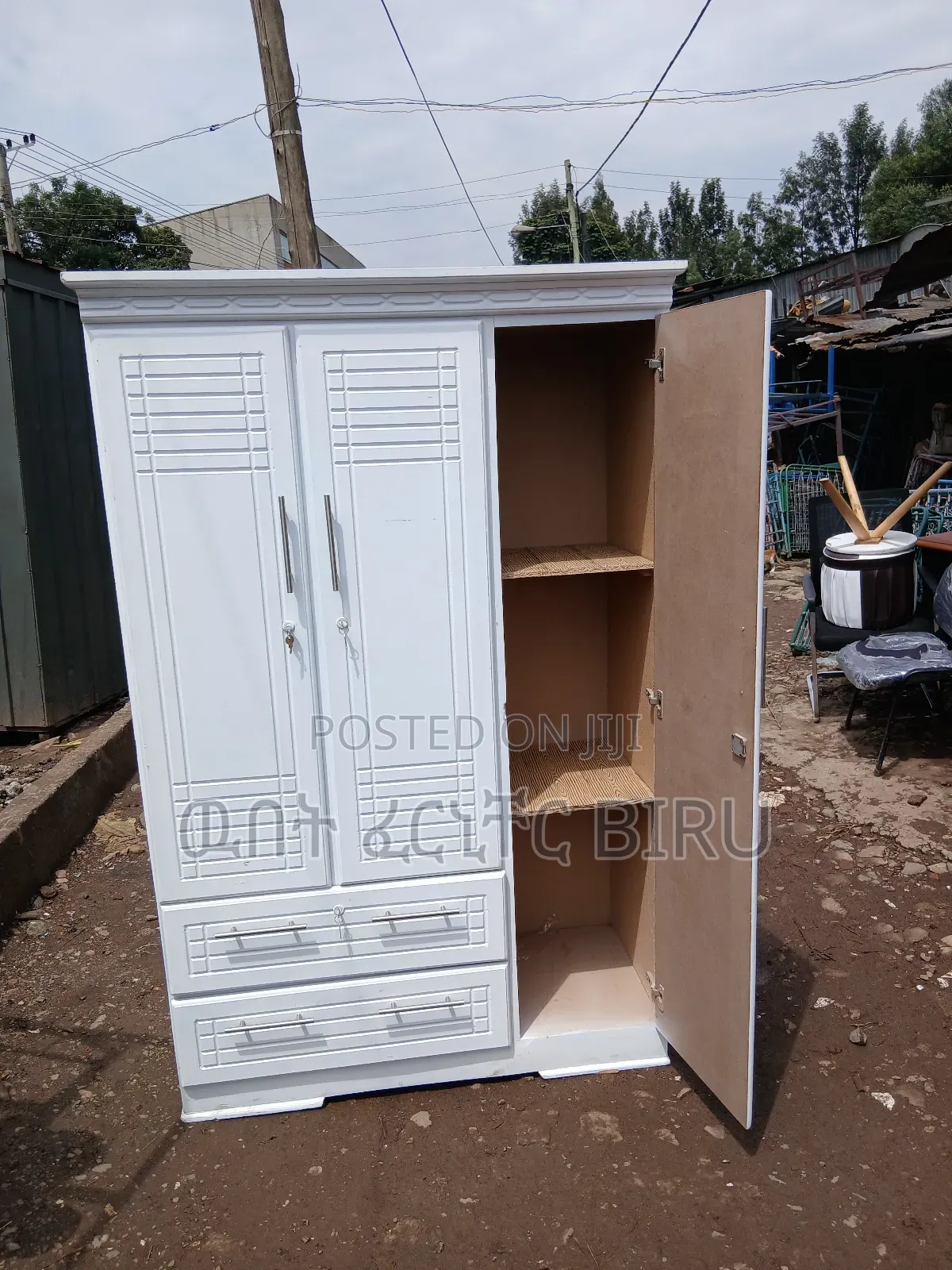 በኢምዴፍ የተሰራ ቁም ሳጥን ስፋት 1/20