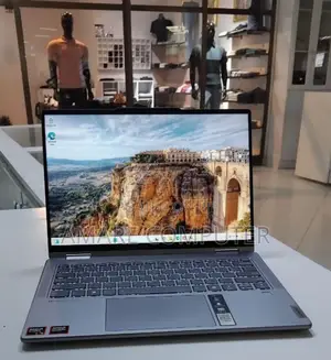 New Laptop Lenovo Yoga 7i 8GB Intel Core I5 SSD 512GB