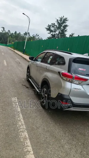 Toyota Rush 2023 Silver