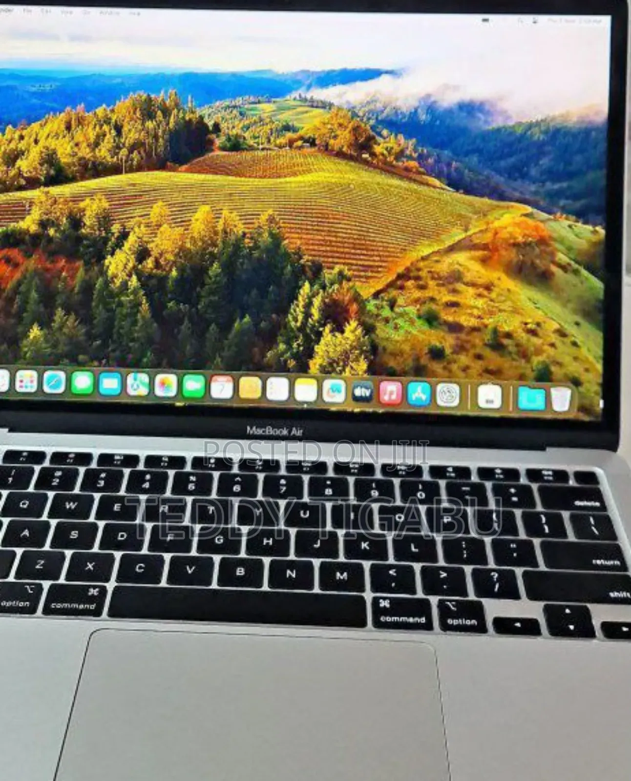 New Laptop Apple MacBook Air 2020 M1 8GB Apple M1 SSD 256GB