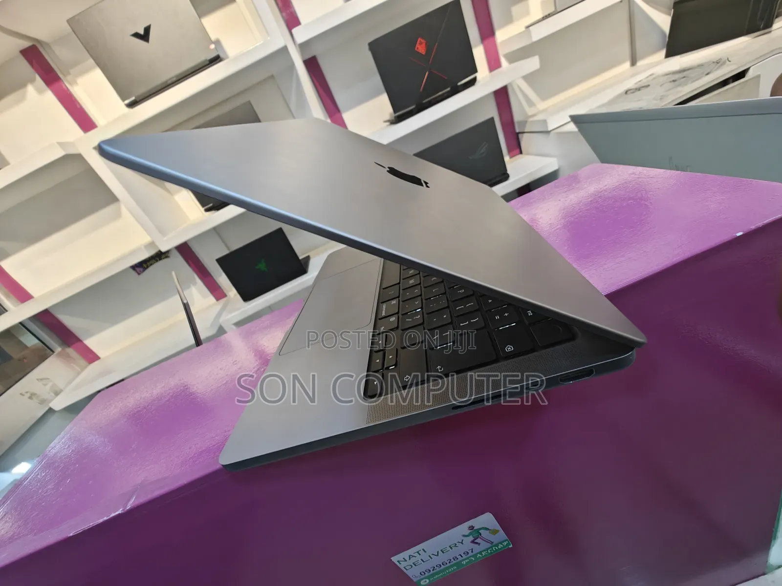 New Laptop Apple MacBook Pro M1 32GB Apple M1 Pro SSD 1T