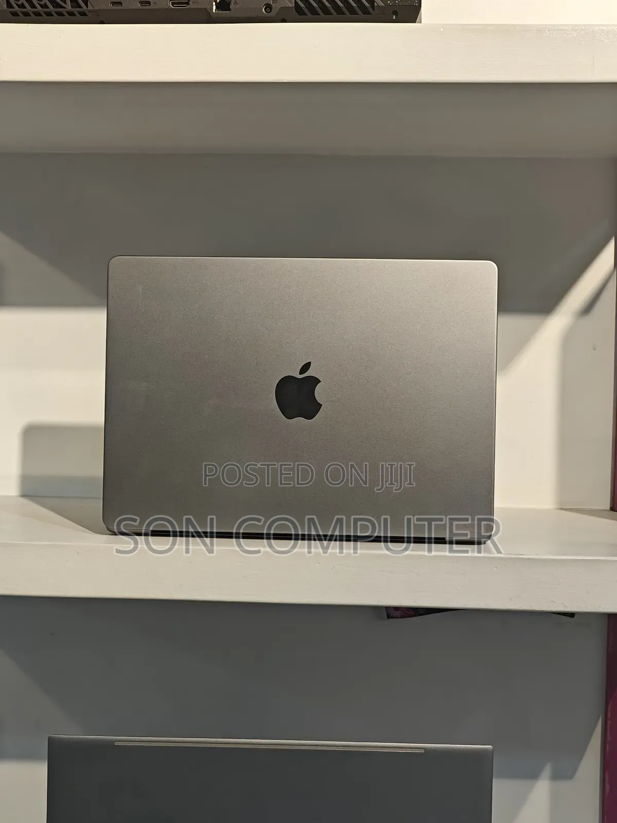 New Laptop Apple MacBook Pro M1 32GB Apple M1 Pro SSD 1T