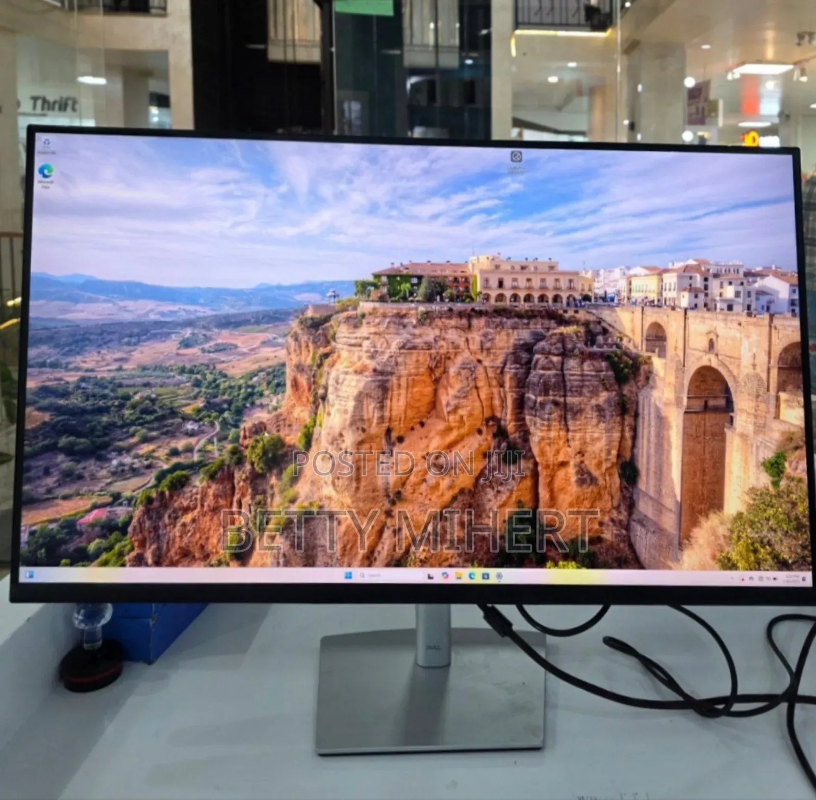 Dell 32.1" Inch Frameless Monitor