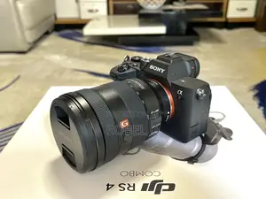 Photo - Sony Alpha 7 Iv With 24-105mm G Lens 33mp