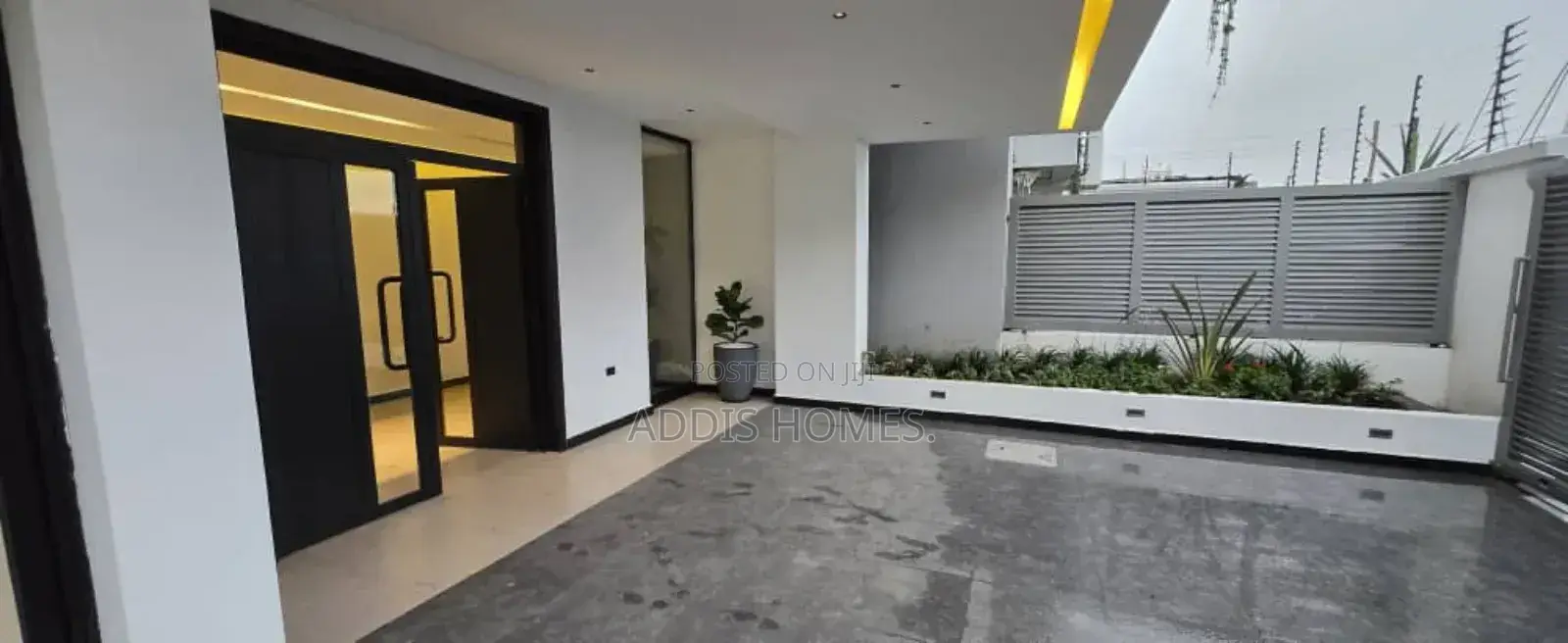 5bdrm Villa in Bole for rent