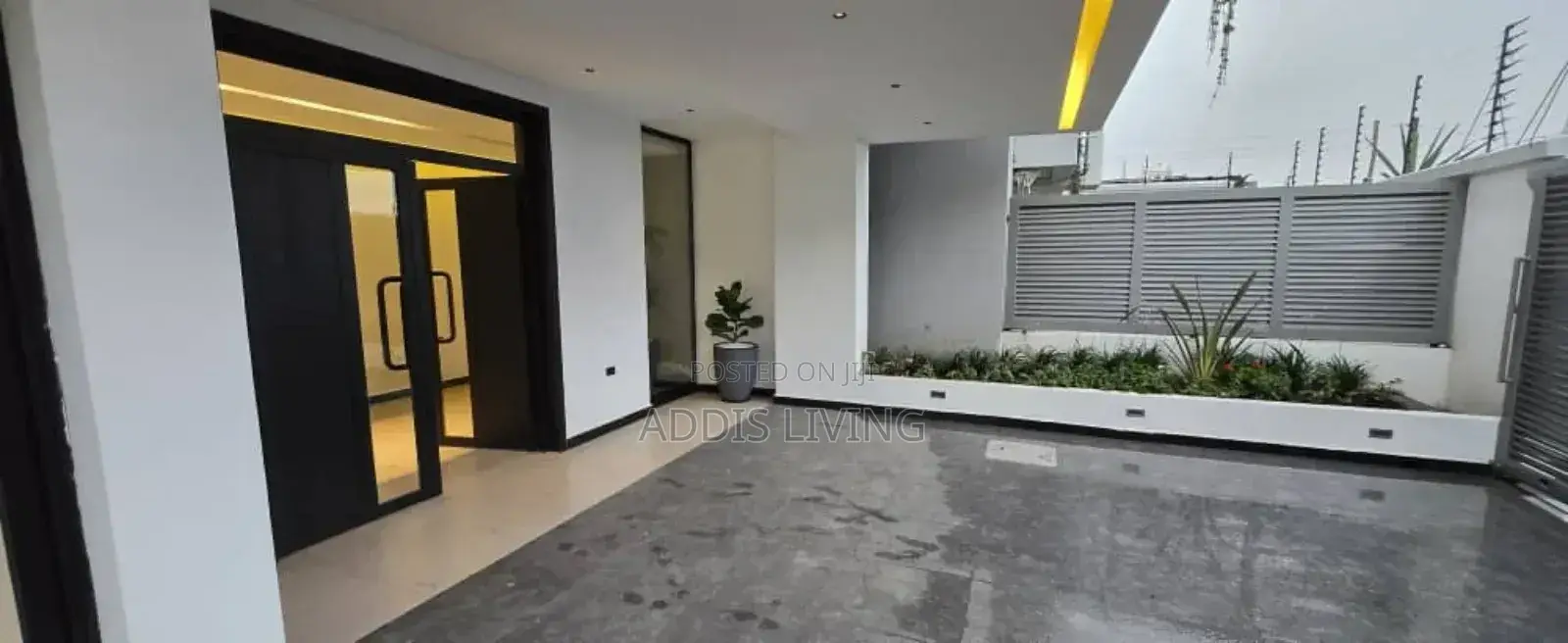 5bdrm Villa in Bole for rent