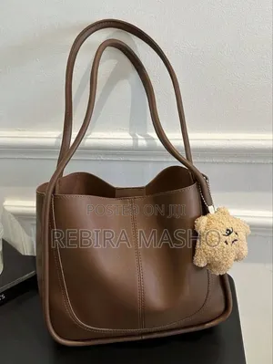 Photo - Shoulder Bags