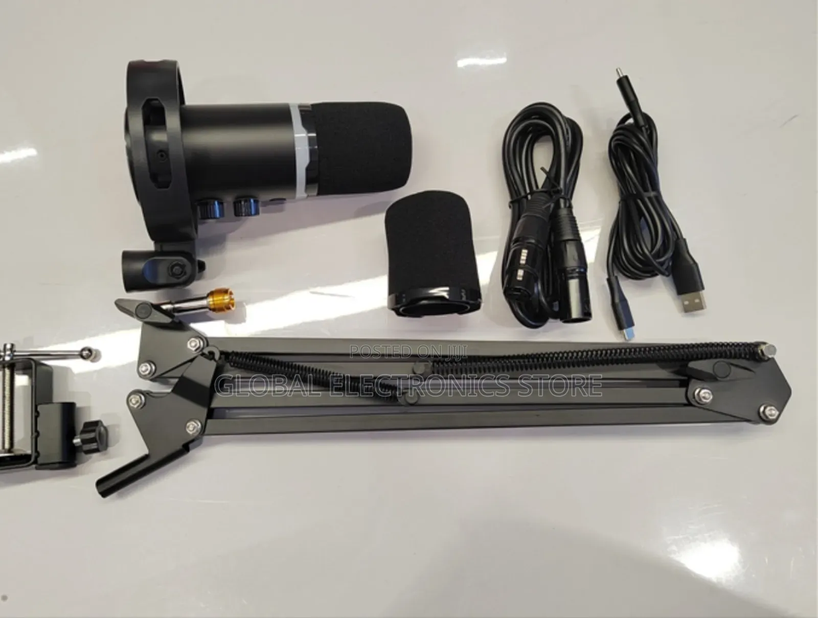 Dynamic RGB Streaming Microphone With Arm Stand