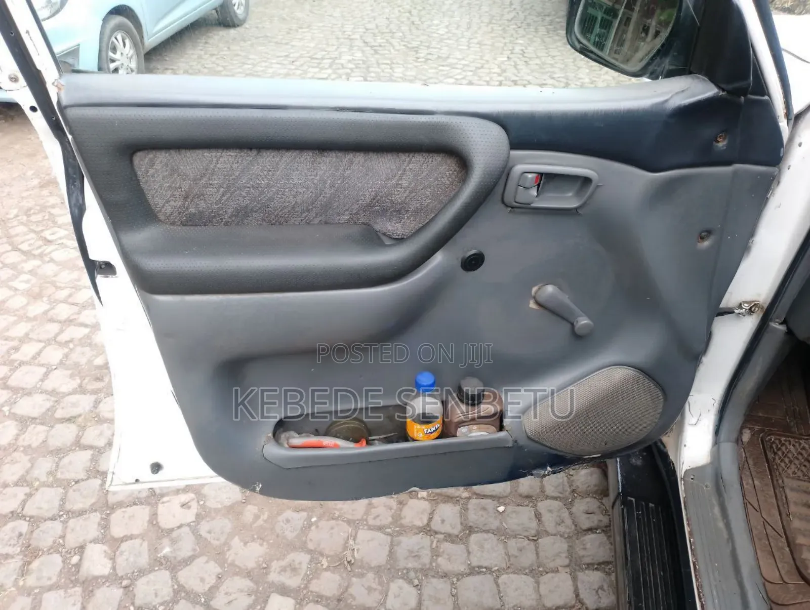 Toyota Land Cruiser 2002 White