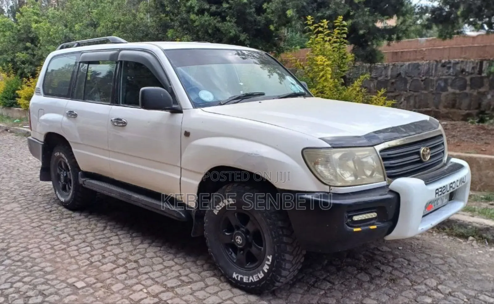 Toyota Land Cruiser 2002 White