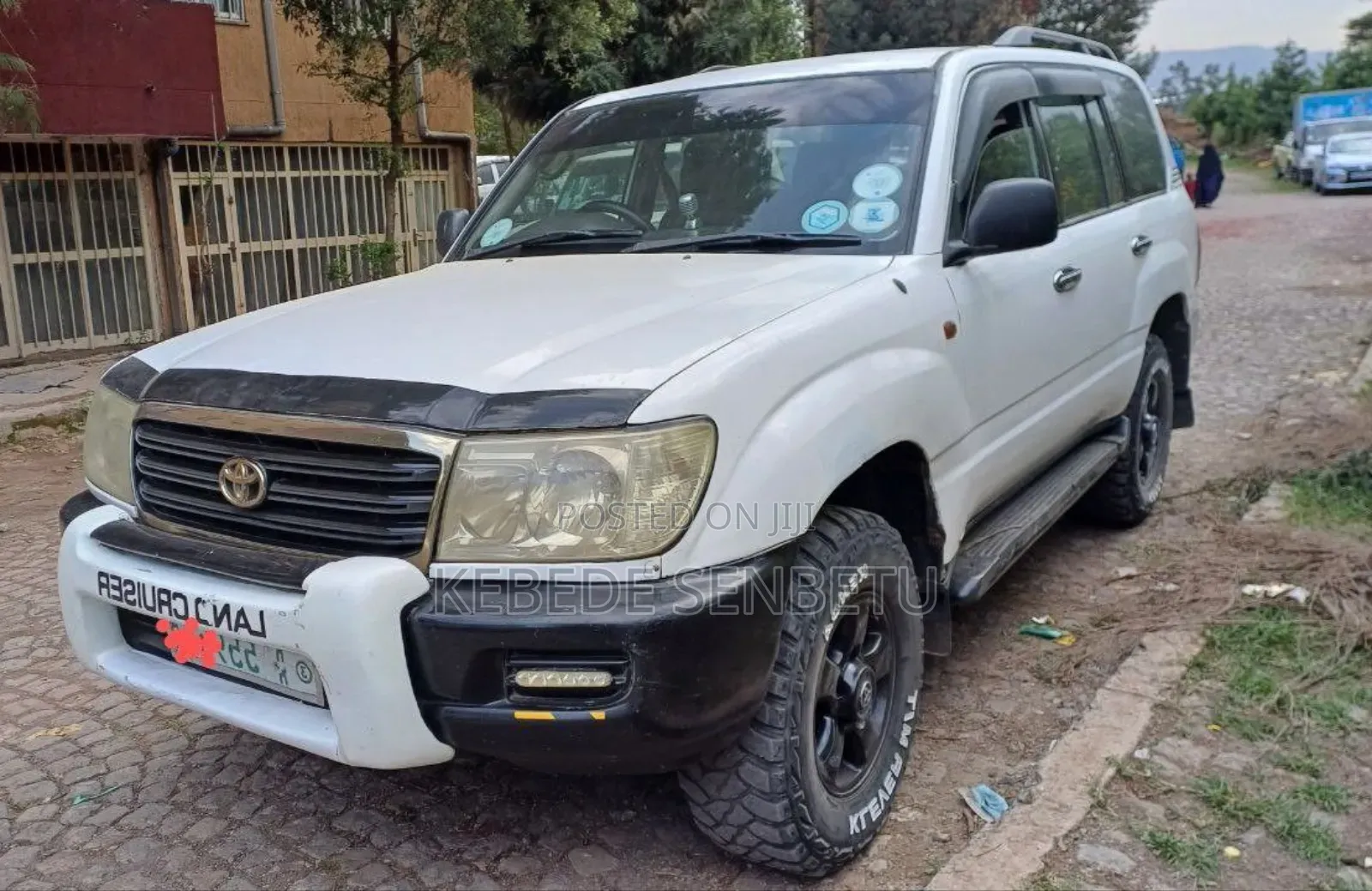 Toyota Land Cruiser 2002 White