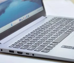 New Laptop Lenovo Ideapad 3 8GB AMD Ryzen 5 SSD 512GB