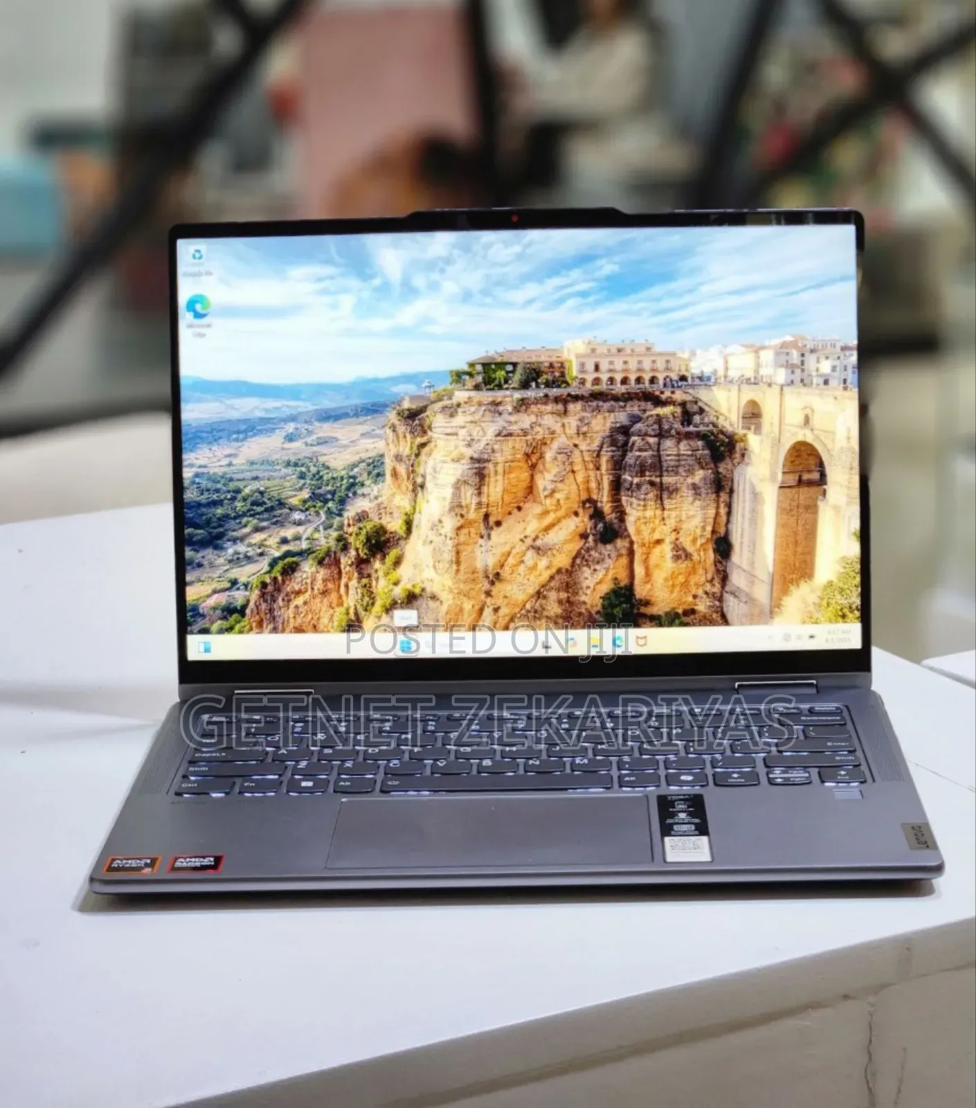 New Laptop Lenovo Yoga 700 8GB AMD Ryzen 5 SSD 512GB