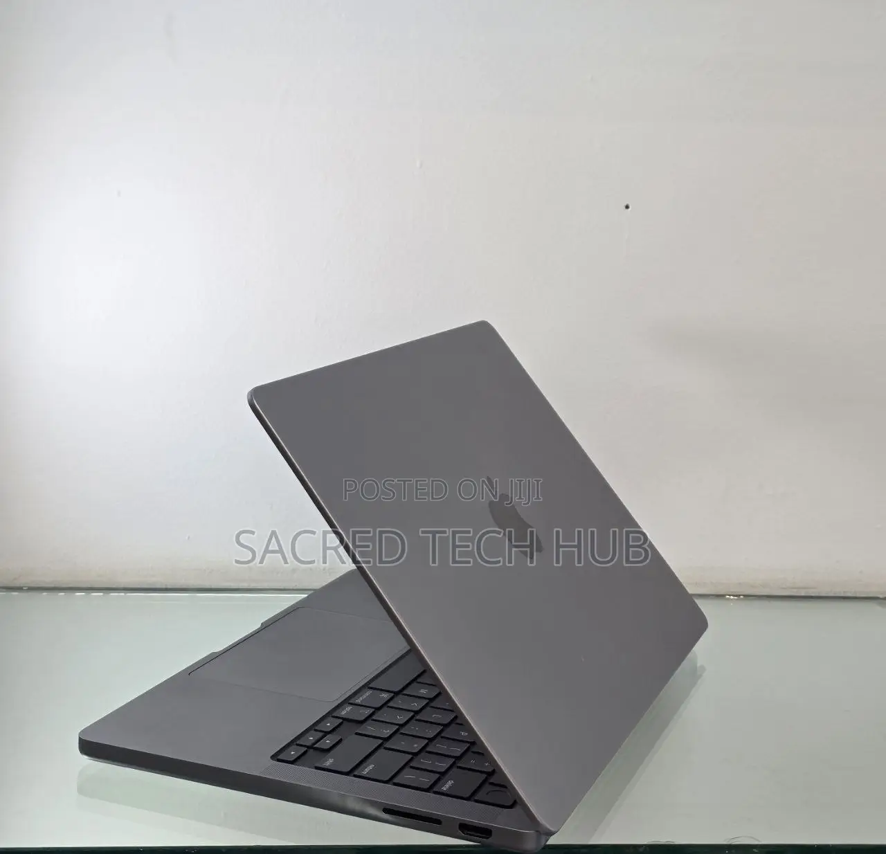 New Laptop Apple MacBook Pro 8GB Apple M3 SSD 512GB