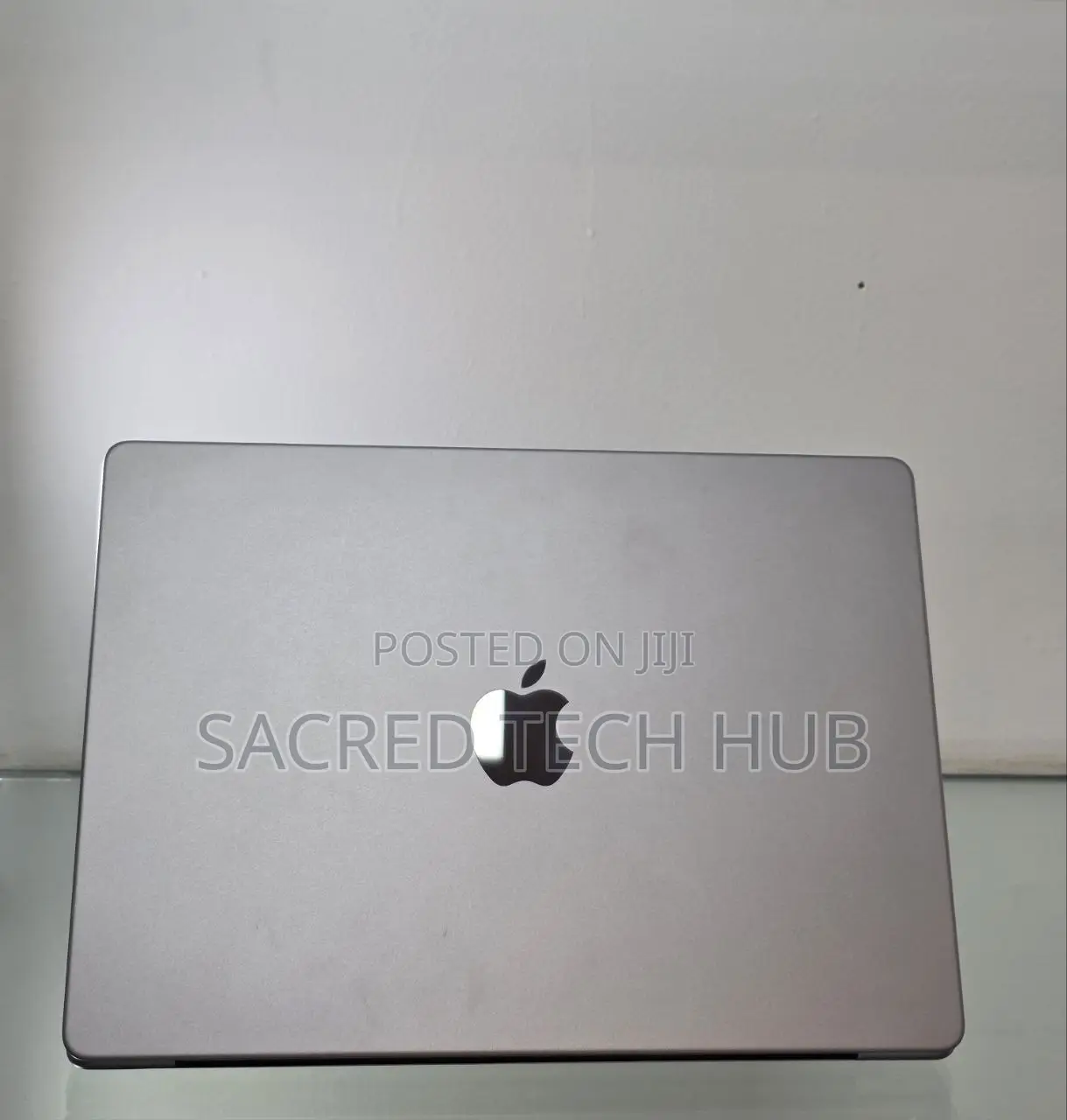 New Laptop Apple MacBook Pro 8GB Apple M3 SSD 512GB