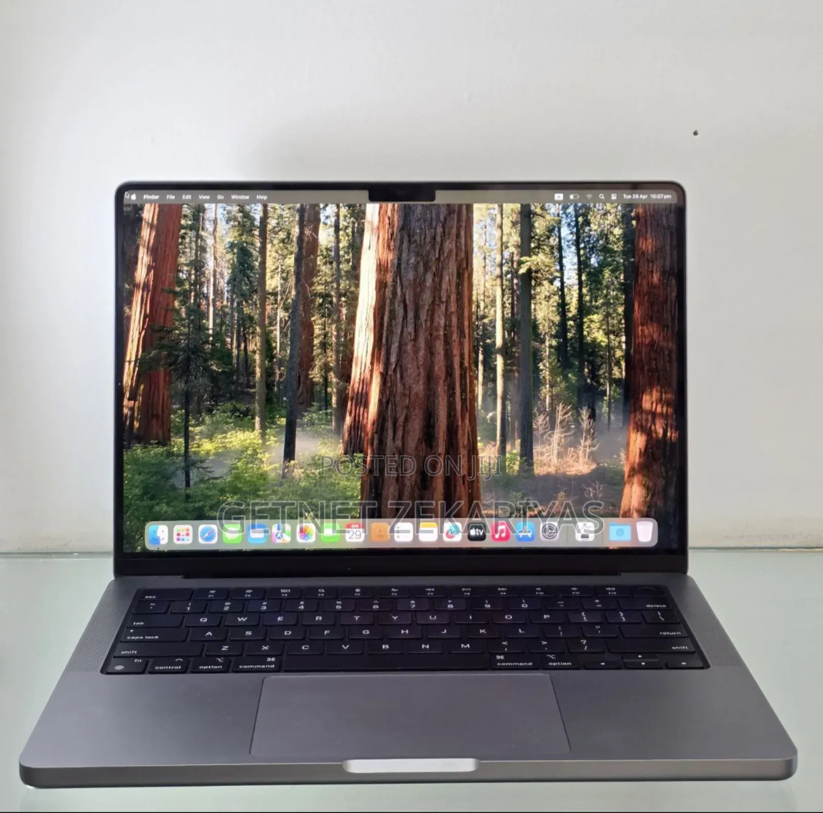 New Laptop Apple MacBook Pro 2024 M3 14-Inch 8GB Apple M3 Pro SSD 512GB