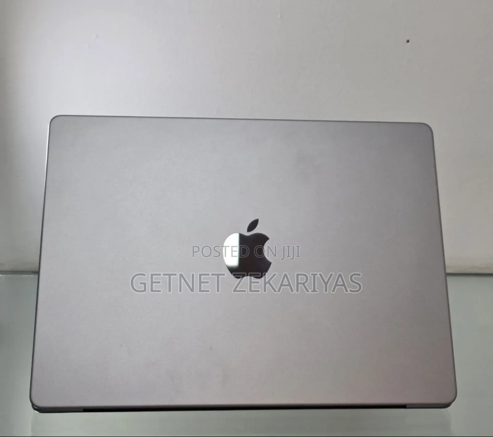 New Laptop Apple MacBook Pro 2024 M3 14-Inch 8GB Apple M3 Pro SSD 512GB