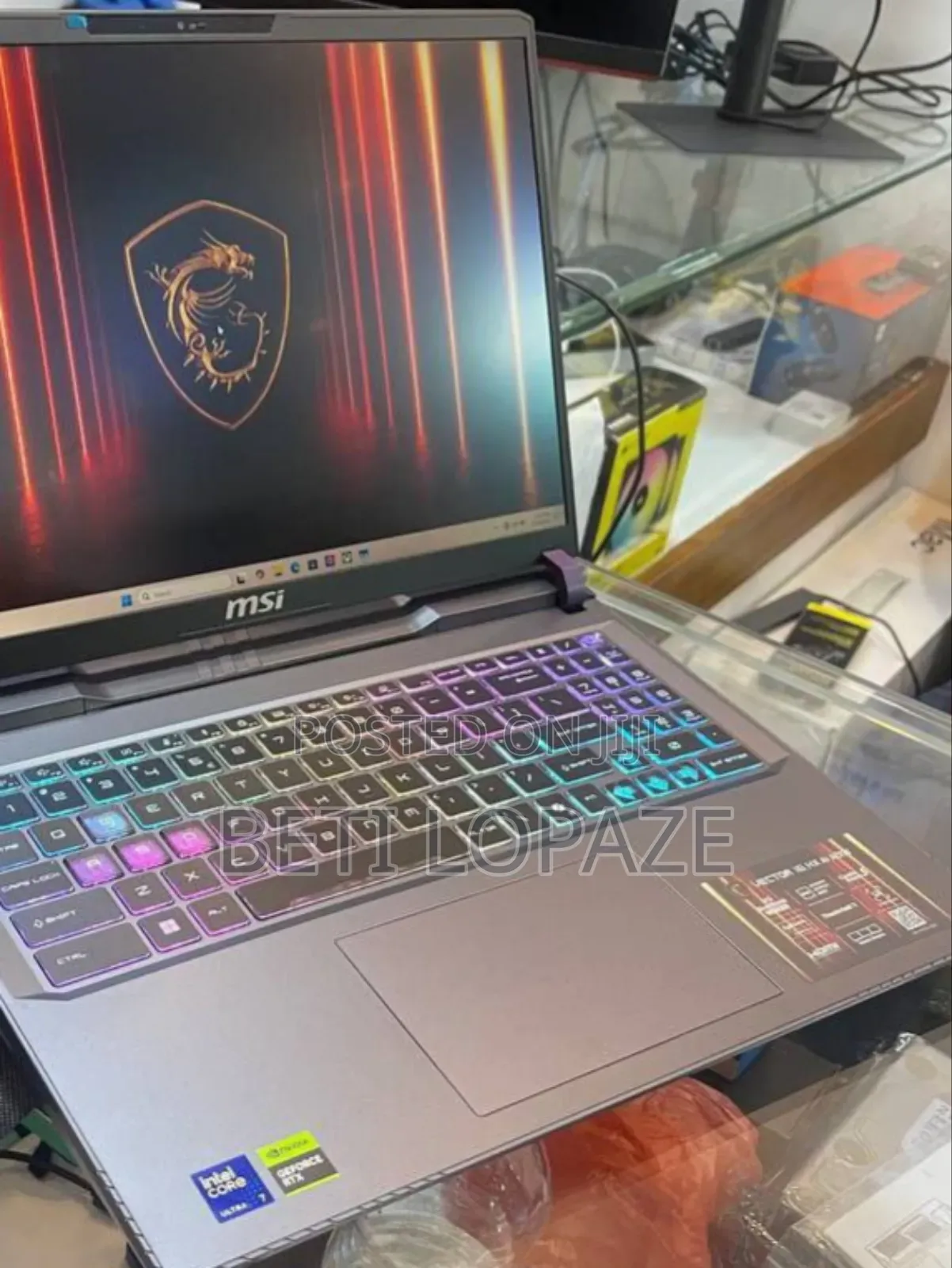 New Laptop MSI Vector 16 HX AI A2XWIG 16GB Intel Core Ultra 7 SSD 1T
