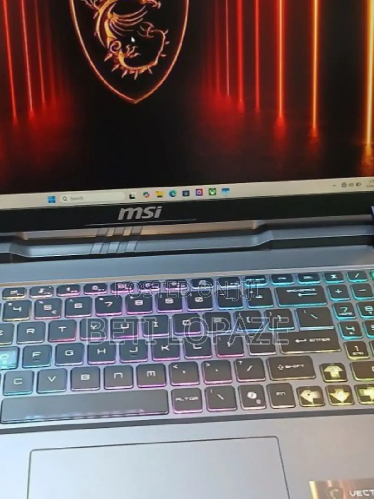 New Laptop MSI Vector 16 HX AI A2XWIG 16GB Intel Core Ultra 7 SSD 1T